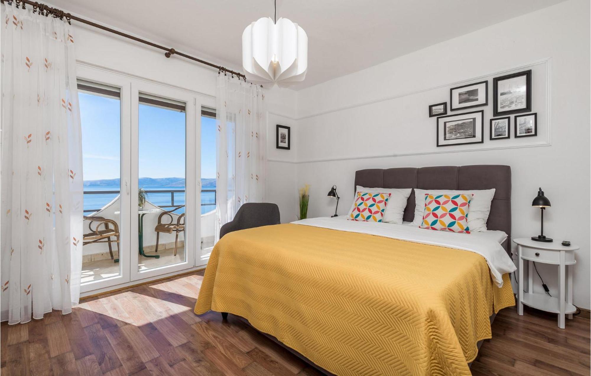 4 Bedroom Awesome Apartment In Свети-Юрай Экстерьер фото